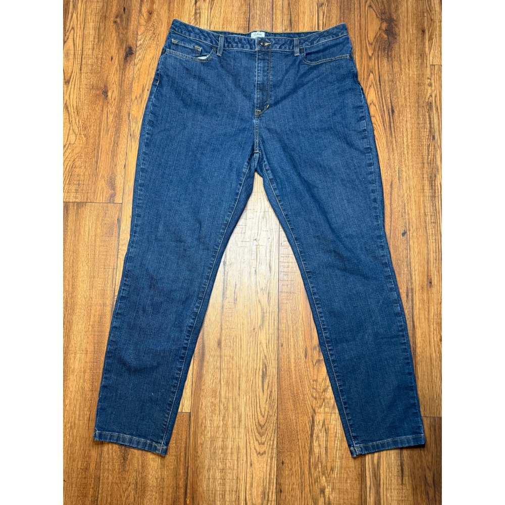 LL Bean Classic Fit Jeans Womens 18 Regular Blue Medium Wash Straight Leg 507484